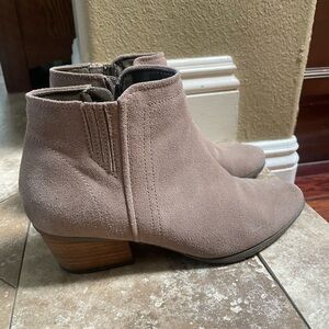 Womens Blondo waterproof boots size 8M